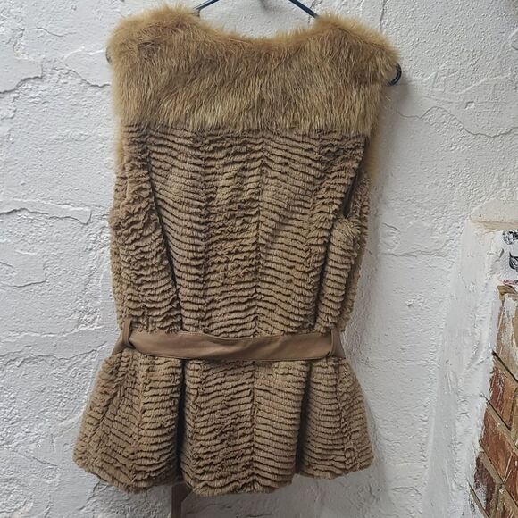 Ya los Angeles Mock Faux Fur Vest - Picture 4 of 6